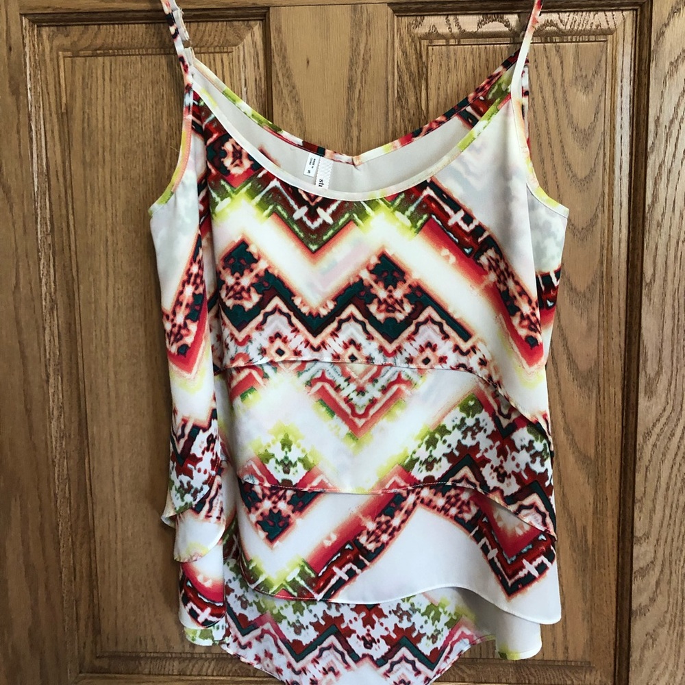 Adjustable strap tank